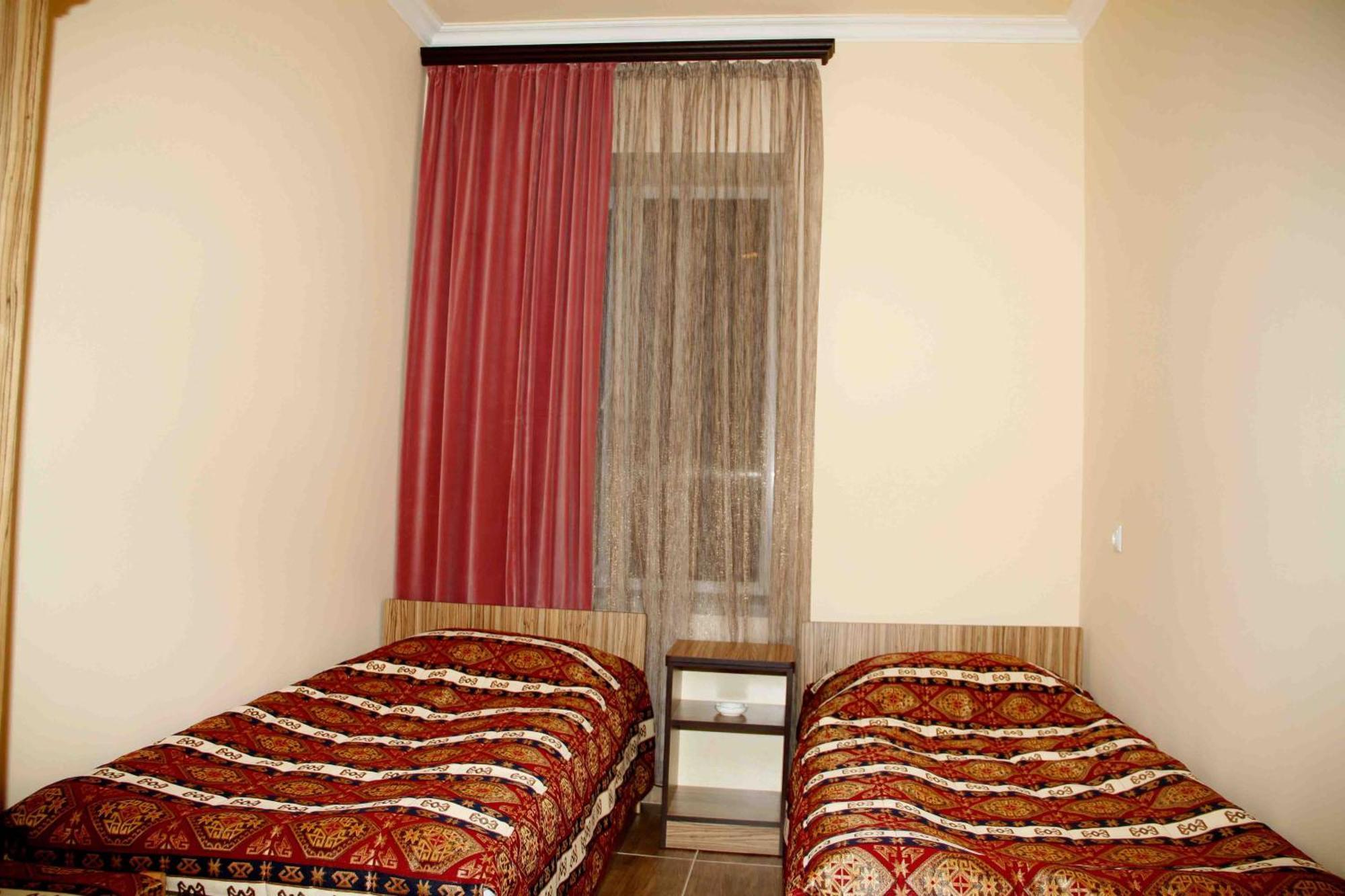 Zanger Hotel Goris Room photo